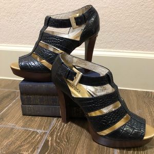 🔥Michale Kors black leather high heels🔥